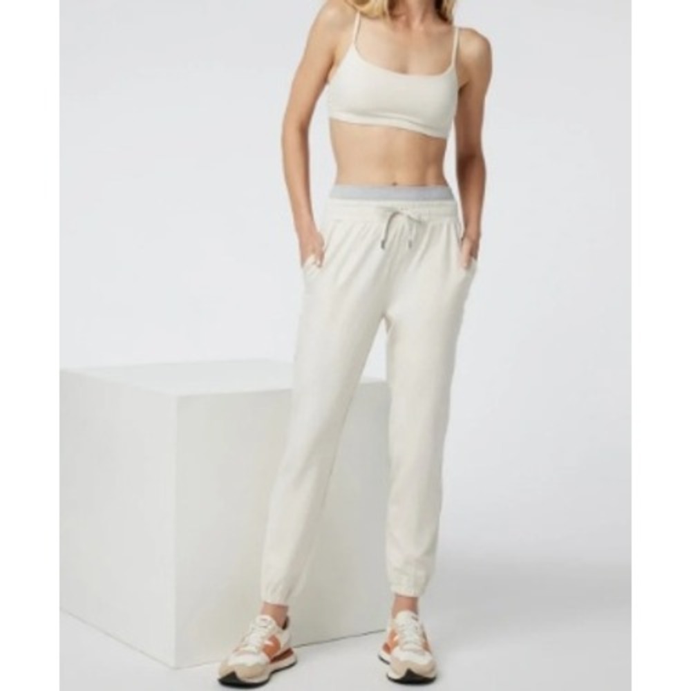 Vuori Halo Performance Joggers Beige Double Waistband Size M Milkweed Heather